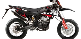 Aprilia SX 125 Supermoto 2020 vs Derbi Senda DRD 125 SM 2011