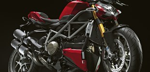 Yamaha MT-09 SP 2019 vs Ducati Streetfighter S 2011