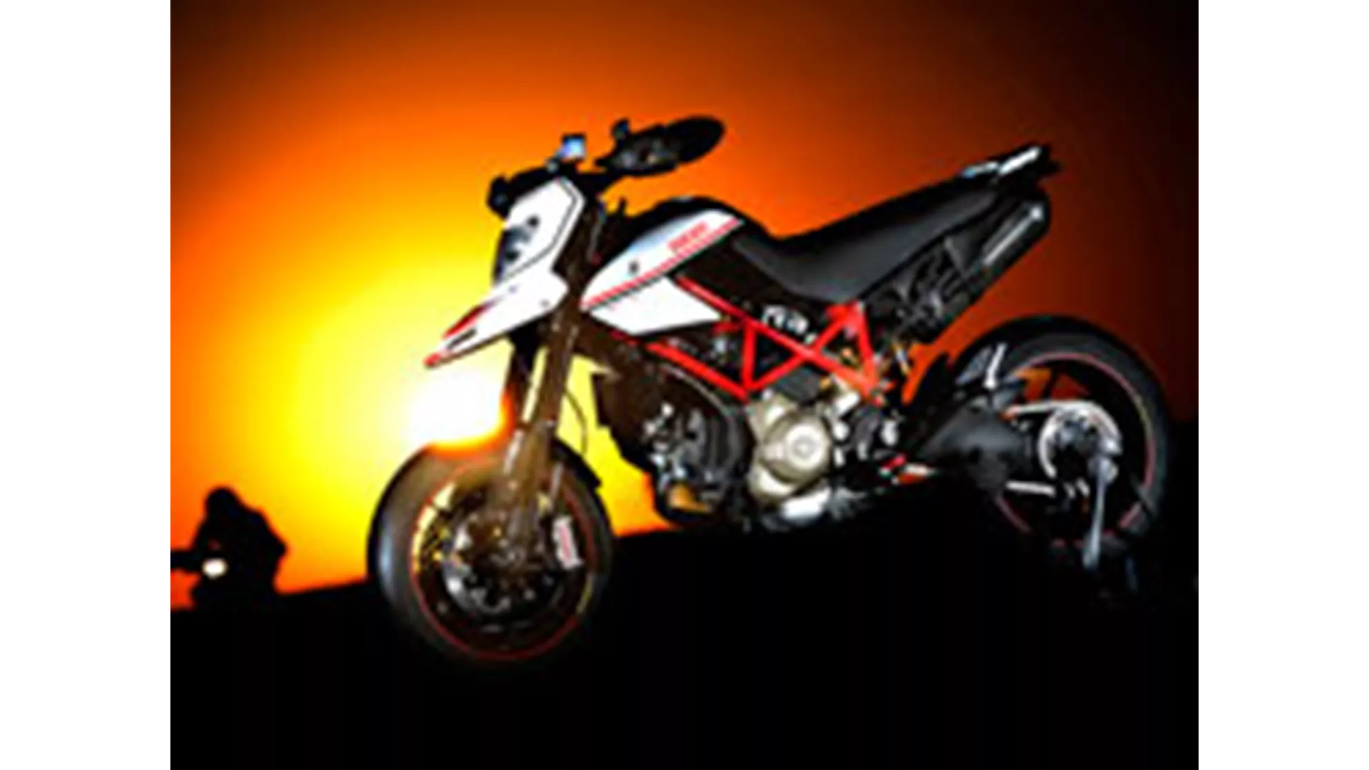 Ducati Hypermotard 1100 Evo SP - Image 3 Ducati Hypermotard 1100 Evo SP - Image 3