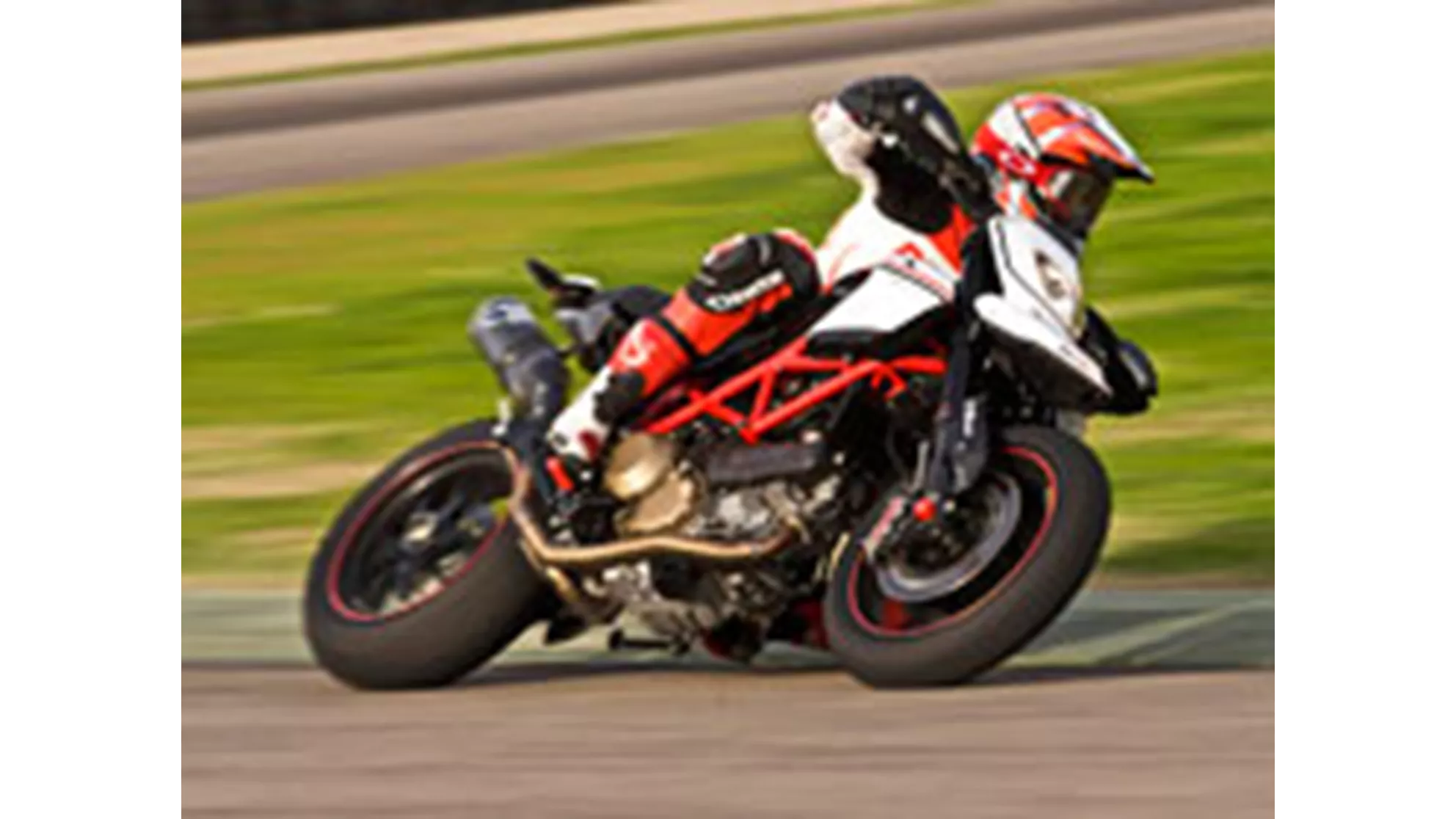 Ducati Hypermotard 1100 Evo SP - Image 8 Ducati Hypermotard 1100 Evo SP - Image 8