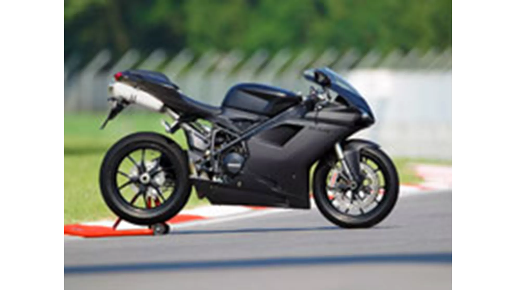 Ducati 848 EVO - Image 4 Ducati 848 EVO - Image 4