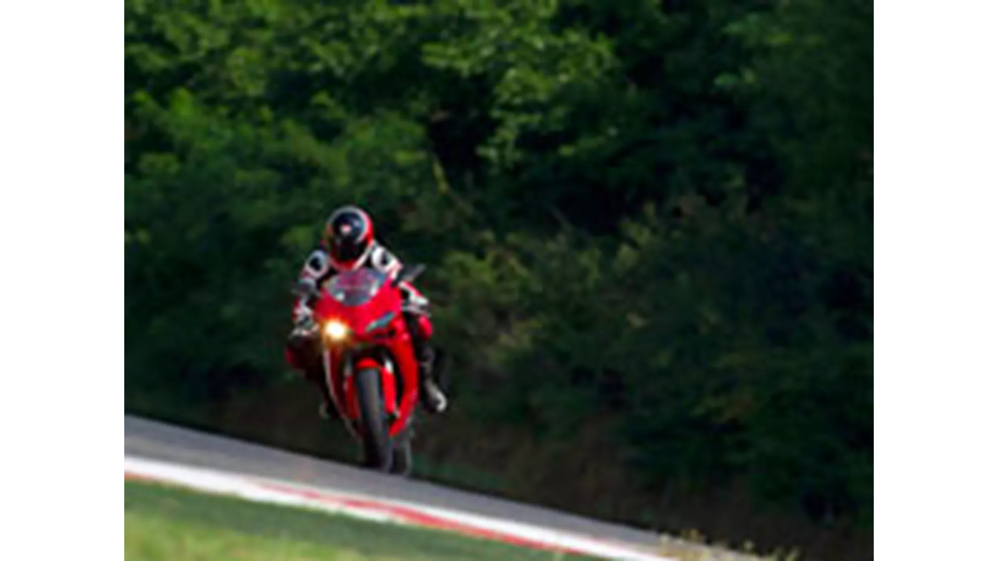 Ducati 848 EVO - Image 8 Ducati 848 EVO - Image 8