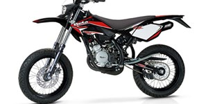 Rieju MRT SM Pro 50 2010 vs Beta RR 50 Motard Standard 2011