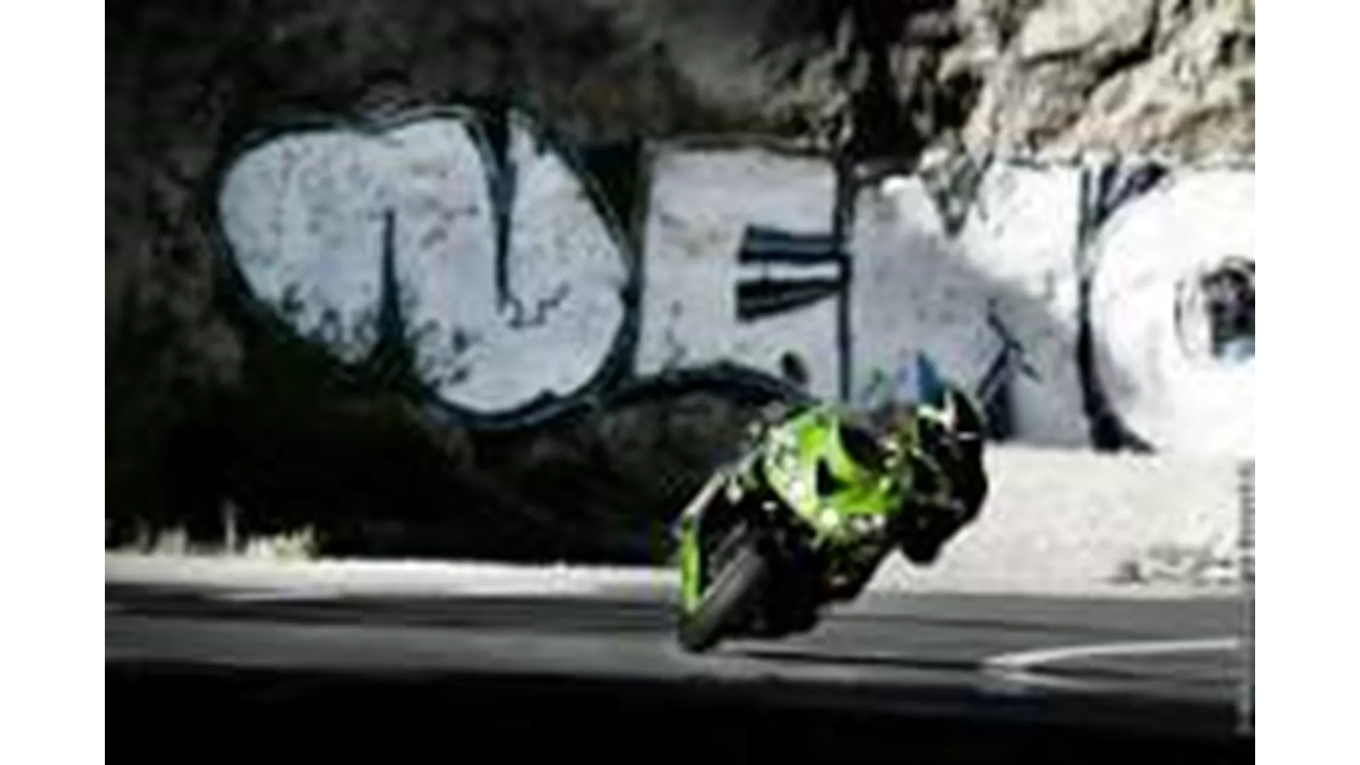 Kawasaki ZZR 1400 - Image 5 Kawasaki ZZR 1400 - Image 5