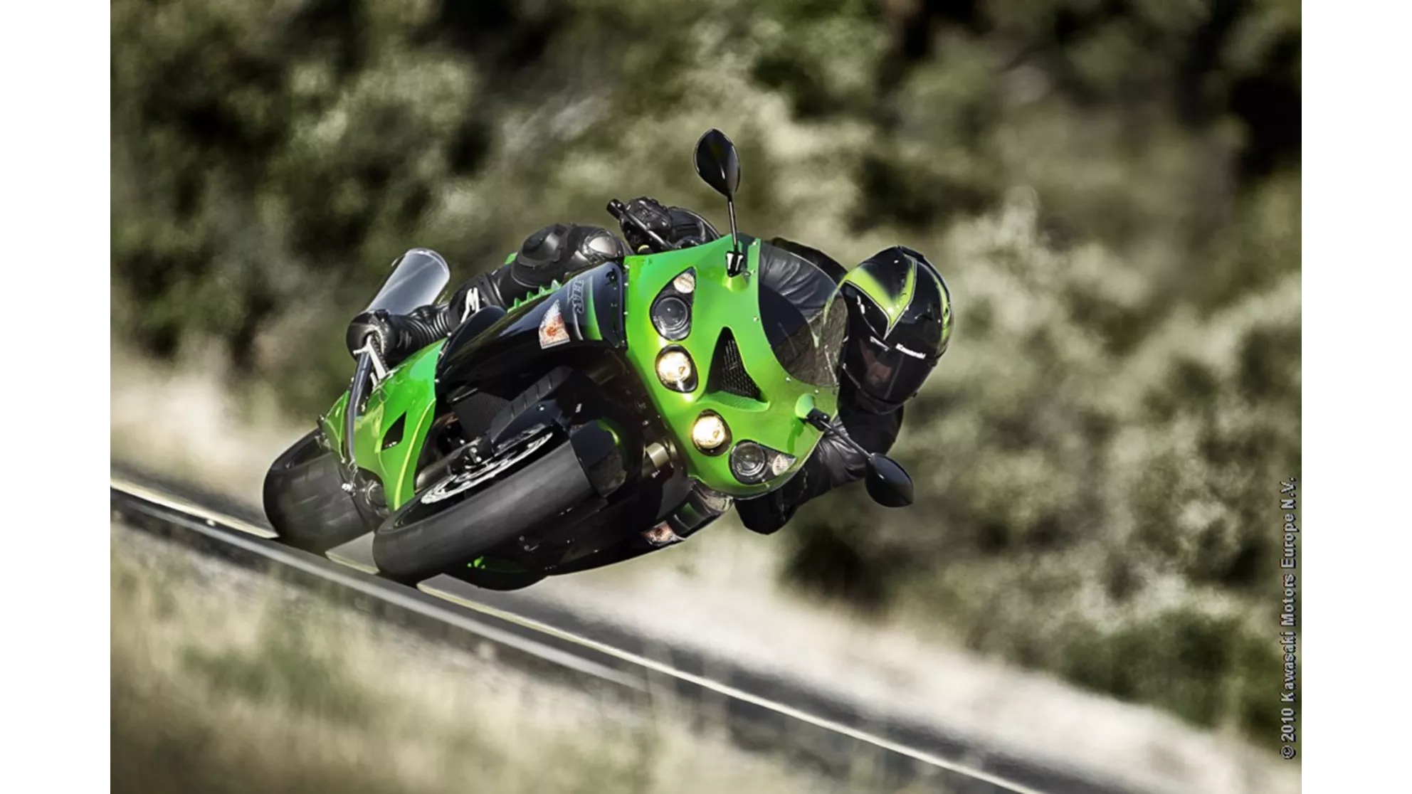 Kawasaki ZZR 1400 - Image 7 Kawasaki ZZR 1400 - Image 7