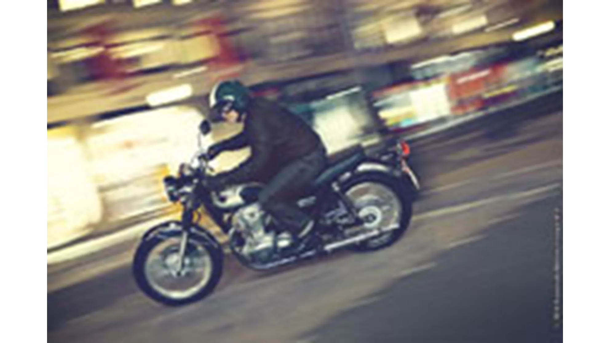 Kawasaki W800 - Image 5 Kawasaki W800 - Image 5