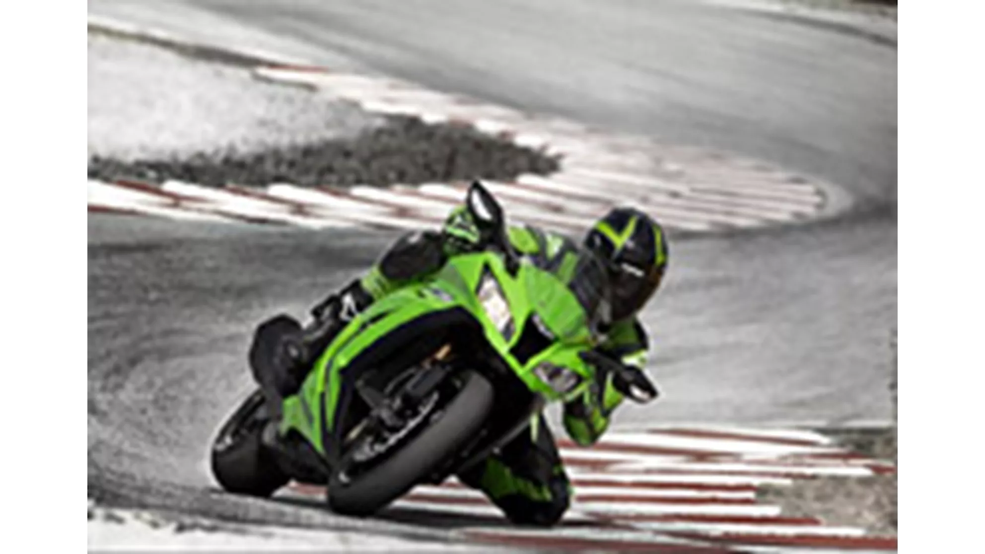 Kawasaki Ninja ZX-10R - Image 4 Kawasaki Ninja ZX-10R - Image 4