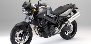 BMW F 800 R 2011 vs Triumph Street Triple 2011