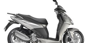 Aprilia Sportcity 300 Cube 2011 vs Vespa GTS 300 i.e. Super 2010