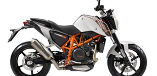 Aprilia Mana 850 GT 2012 vs KTM 690 Duke 2012