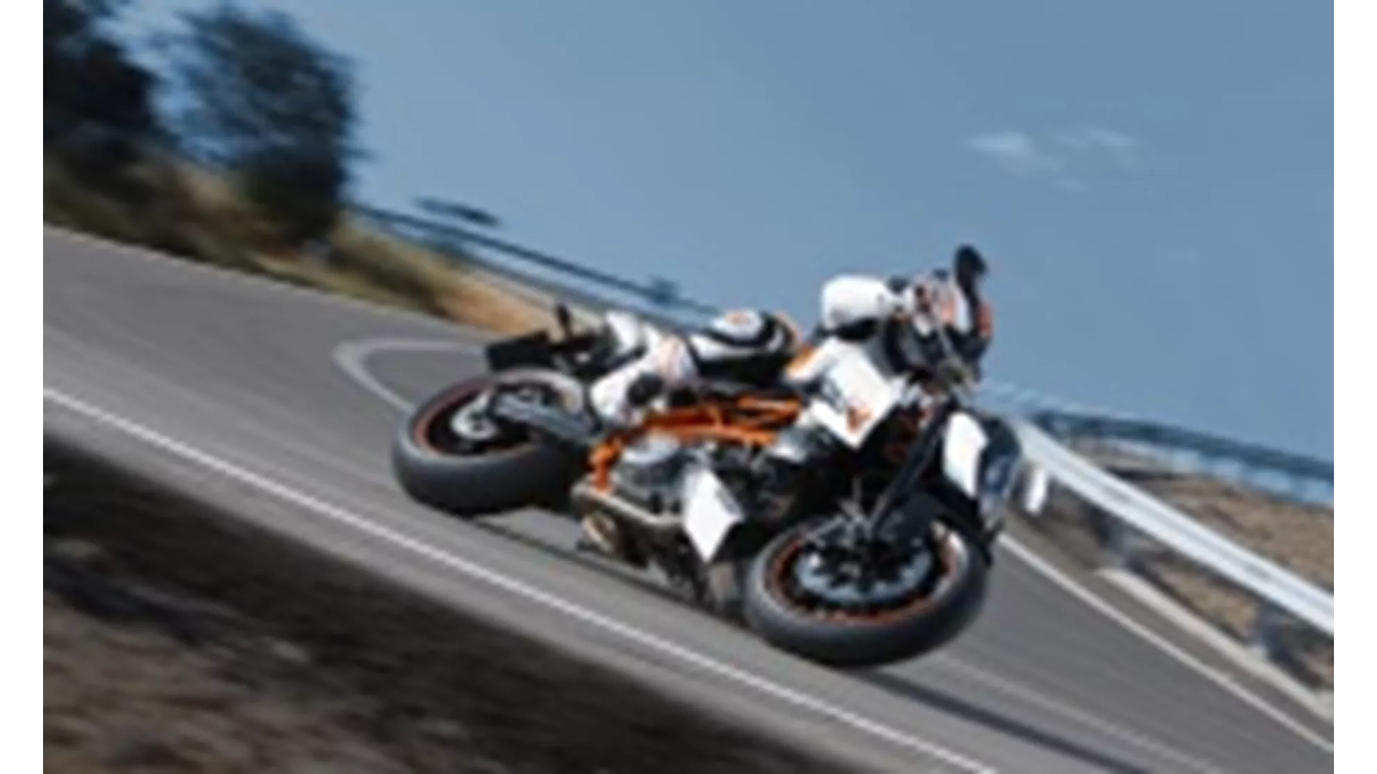 KTM 990 Super Duke R - Image 2 KTM 990 Super Duke R - Image 2