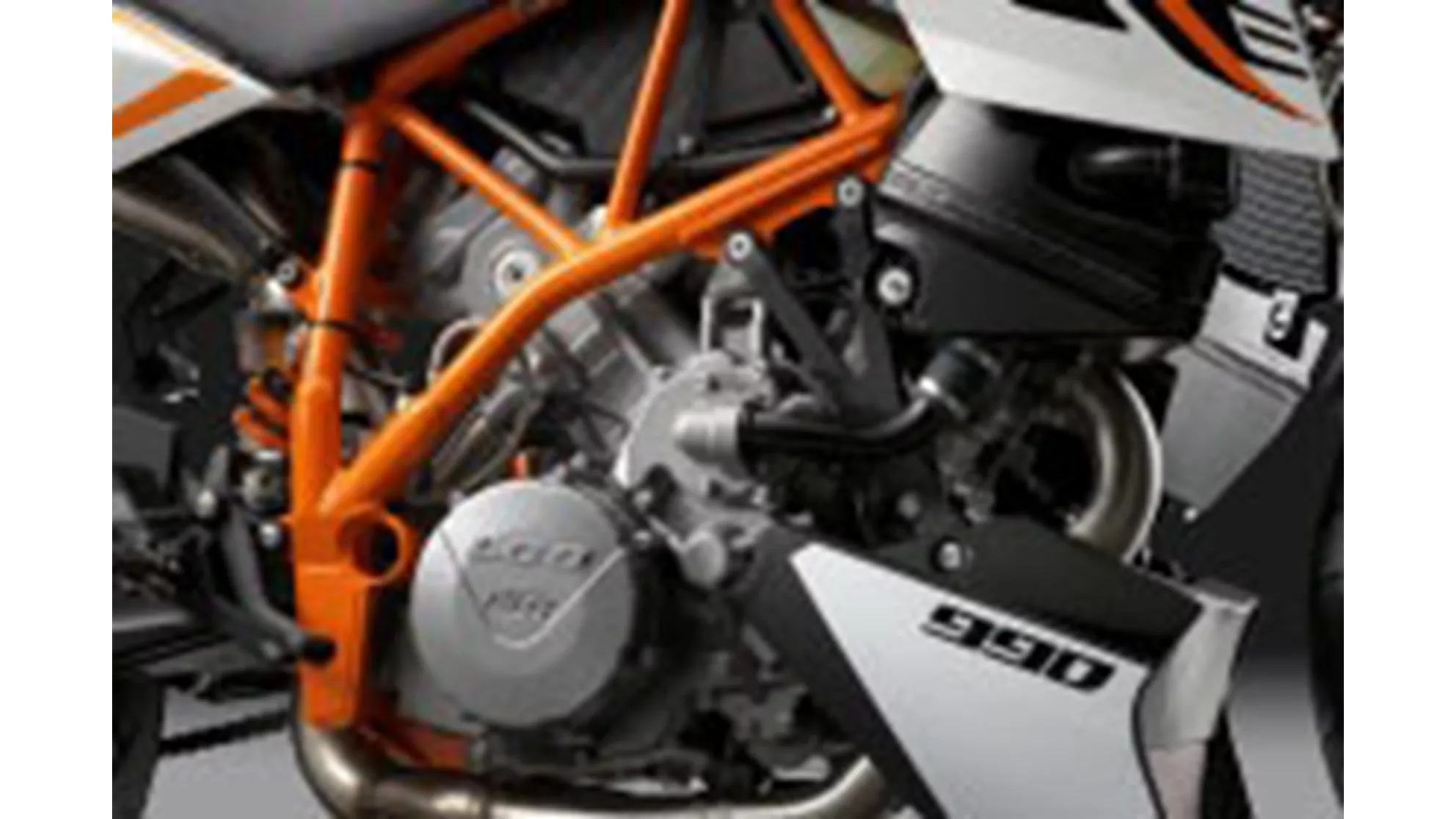 KTM 990 Super Duke R - Image 5 KTM 990 Super Duke R - Image 5