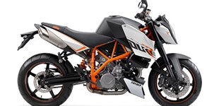 Triumph Speed Triple RS 2018 vs KTM 990 Super Duke R 2012