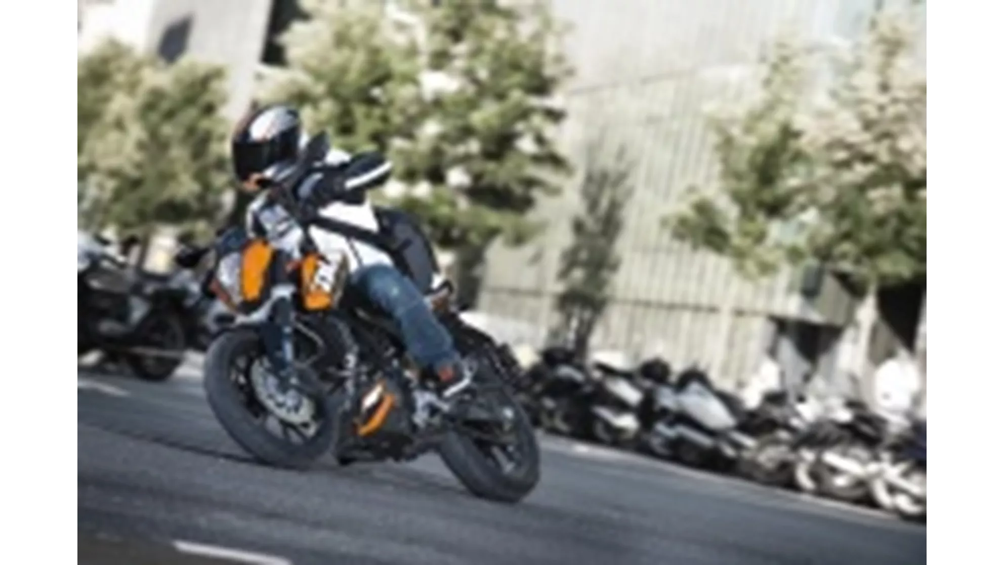 KTM 200 Duke - Image 2 KTM 200 Duke - Image 2