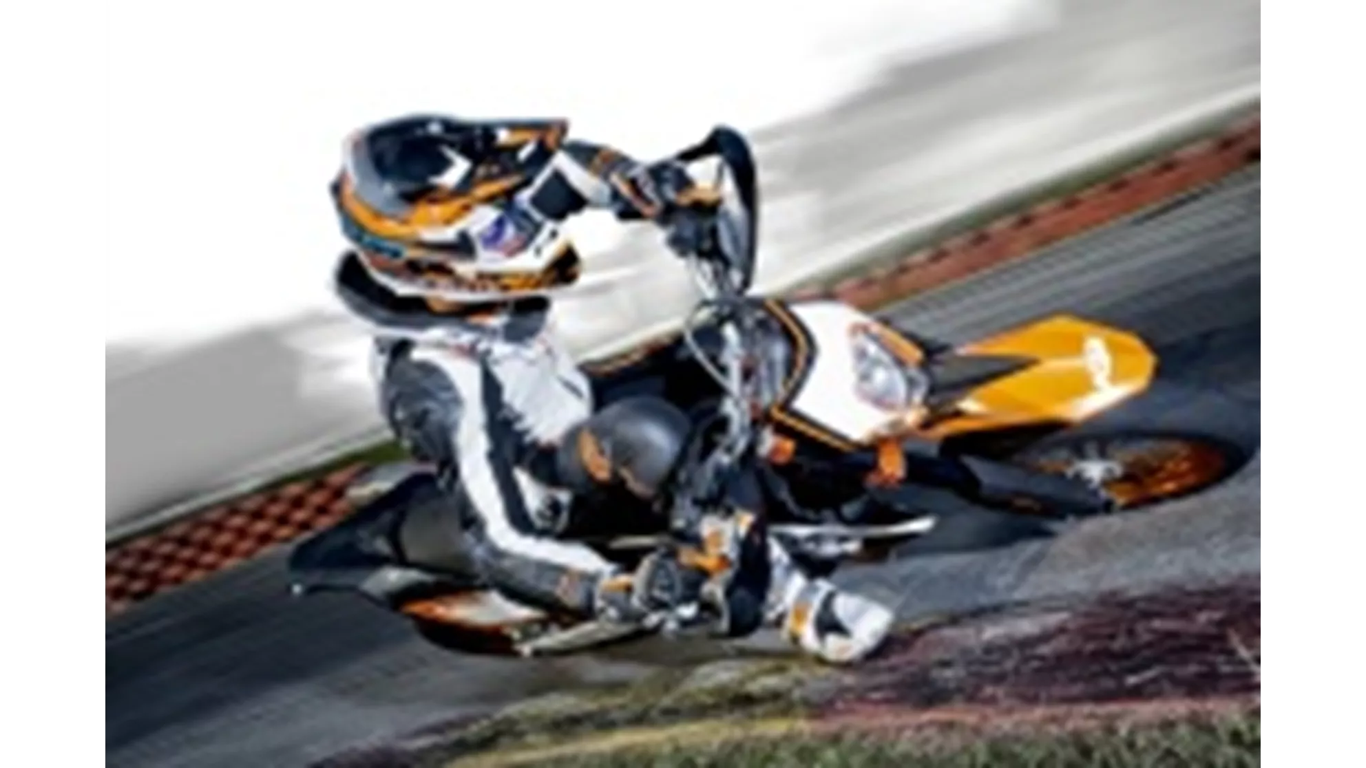 KTM 690 SMC R - Image 1 KTM 690 SMC R - Image 1