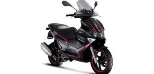 Gilera RUNNER 125 ST 2012 vs Gilera RUNNER 200 ST 2010