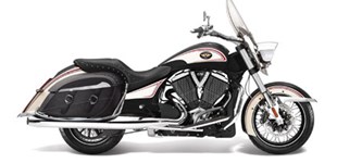 Victory Arlen Ness Vision 2010 vs Victory Cross Roads Classic 2012