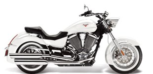 Harley-Davidson Sportster XL 1200C Custom 2005 vs Victory Boardwalk 2012