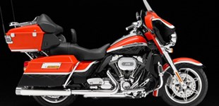 Harley-Davidson CVO Road Glide Ultra FLTRUSE 2011 vs Harley-Davidson CVO FLHTCUSE Ultra Classic Electra Glide 2012