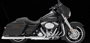 Indian Challenger Dark Horse 2022 vs Harley-Davidson Street Glide FLHX 2012