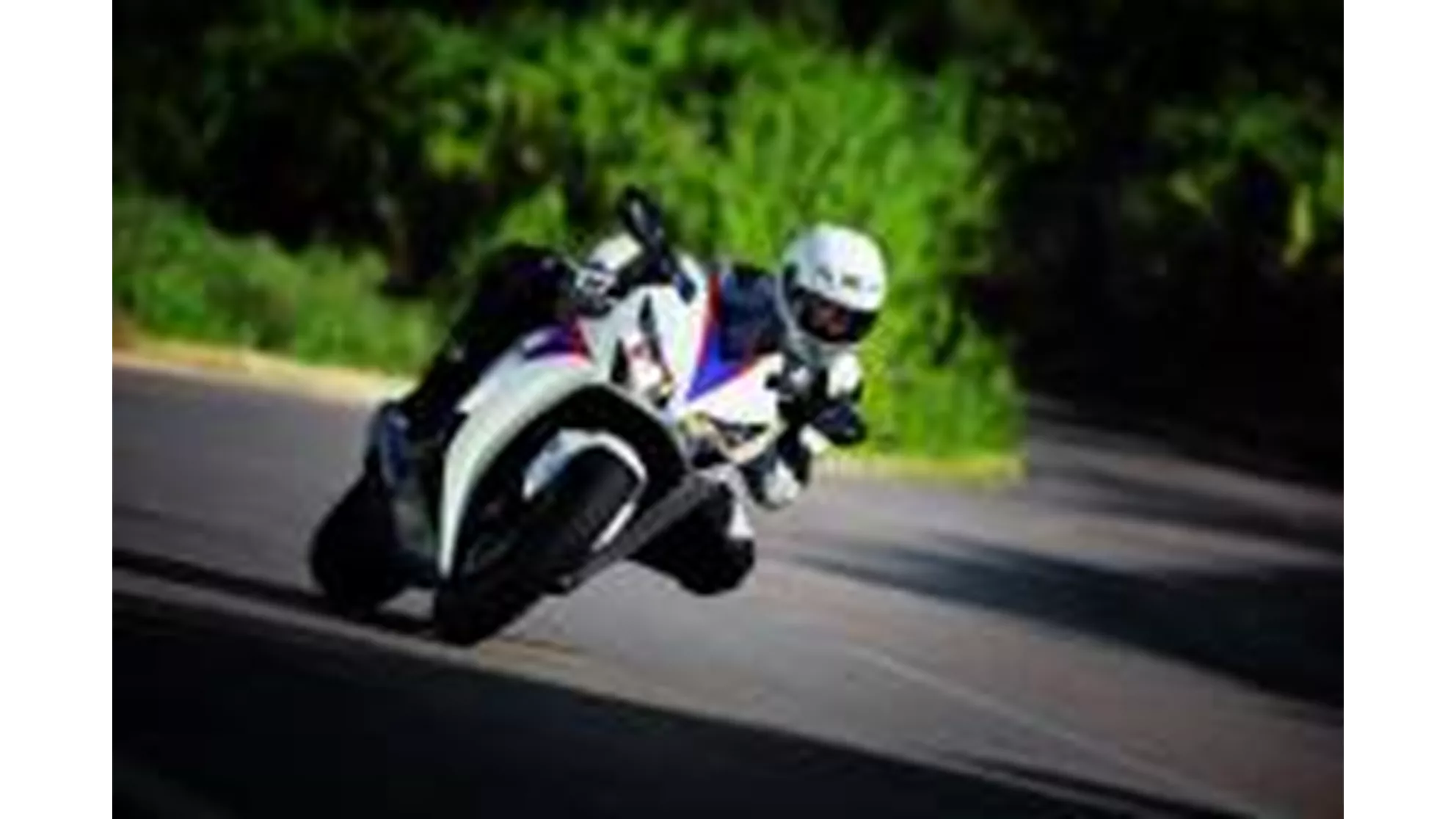 Honda CBR1000RR Fireblade - Image 6 Honda CBR1000RR Fireblade - Image 6