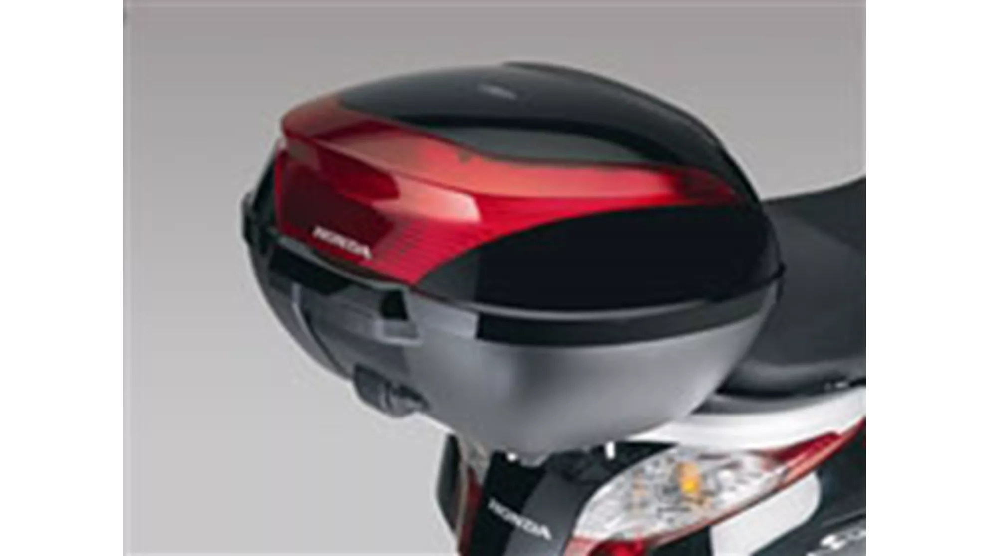 Honda FES 125 S-Wing - Image 5 Honda FES 125 S-Wing - Image 5