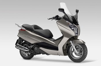 Honda FES 125 S-Wing 2012 - Bild 12 Honda FES 125 S-Wing 2012 - Bild 12