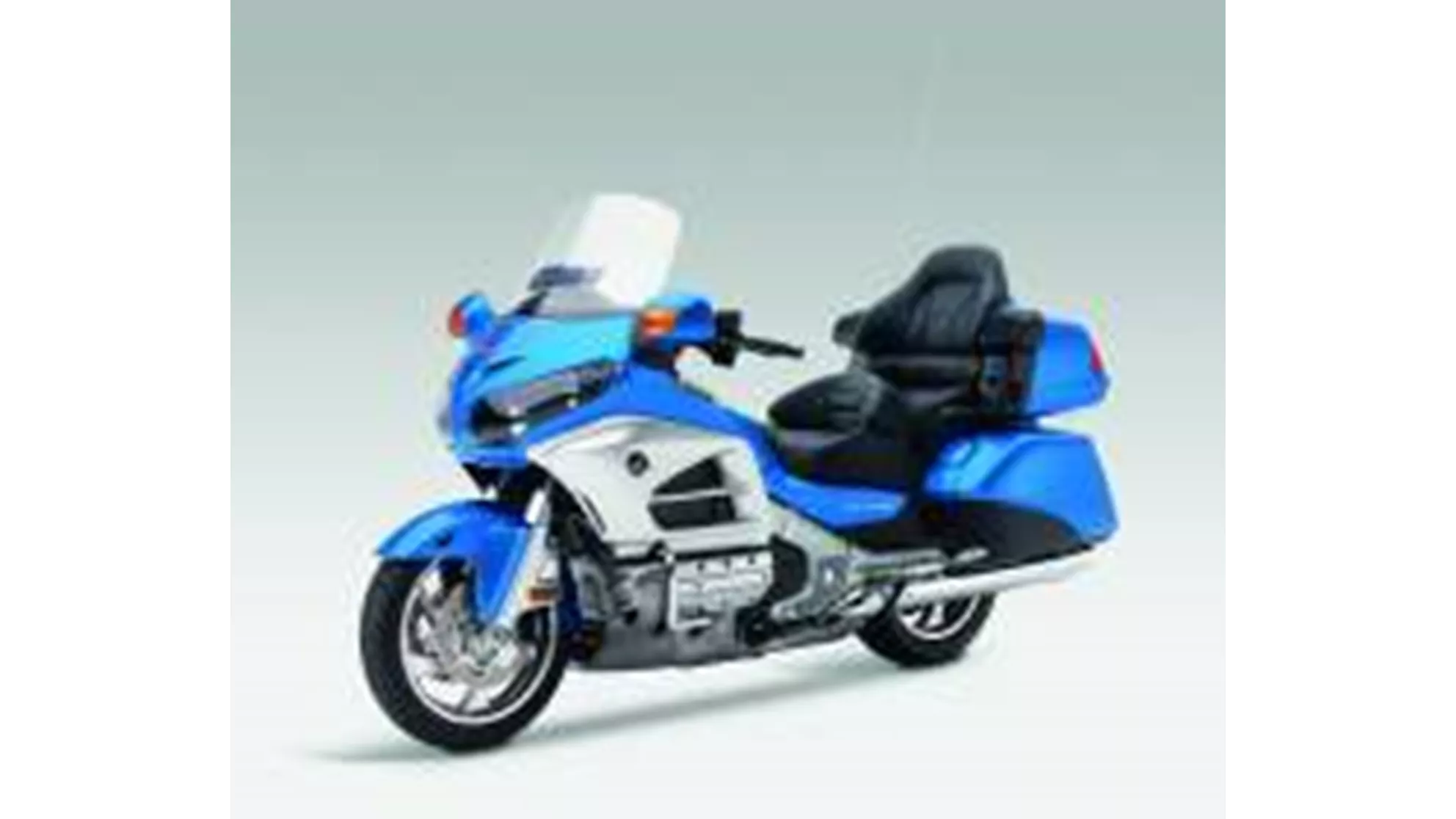 Honda GL 1800 Goldwing - Image 1 Honda GL 1800 Goldwing - Image 1