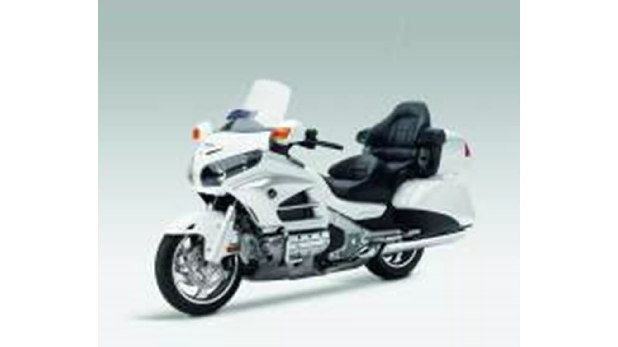 Honda GL 1800 Goldwing - Image 2 Honda GL 1800 Goldwing - Image 2