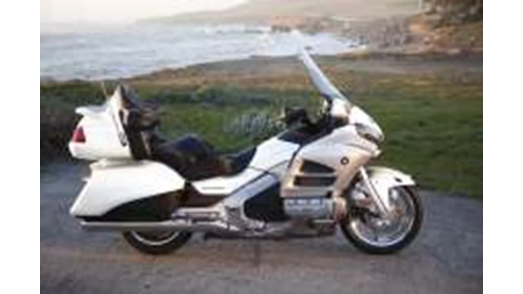 Honda GL 1800 Goldwing - Image 5 Honda GL 1800 Goldwing - Image 5