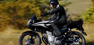 Honda CBF 125 2012 vs Aprilia RS4 125 2016