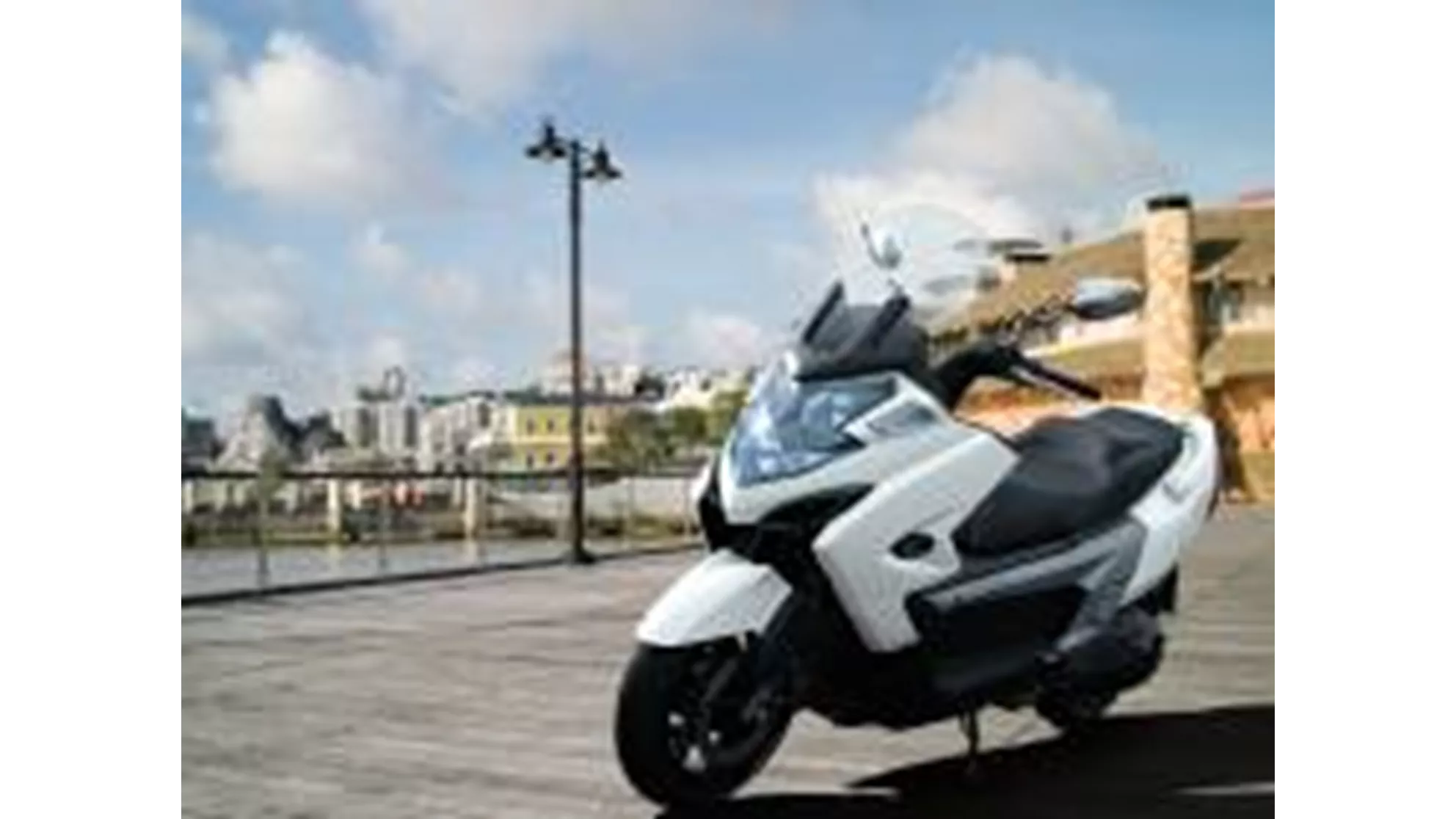 Kymco Myroad 700i - Image 8 Kymco Myroad 700i - Image 8
