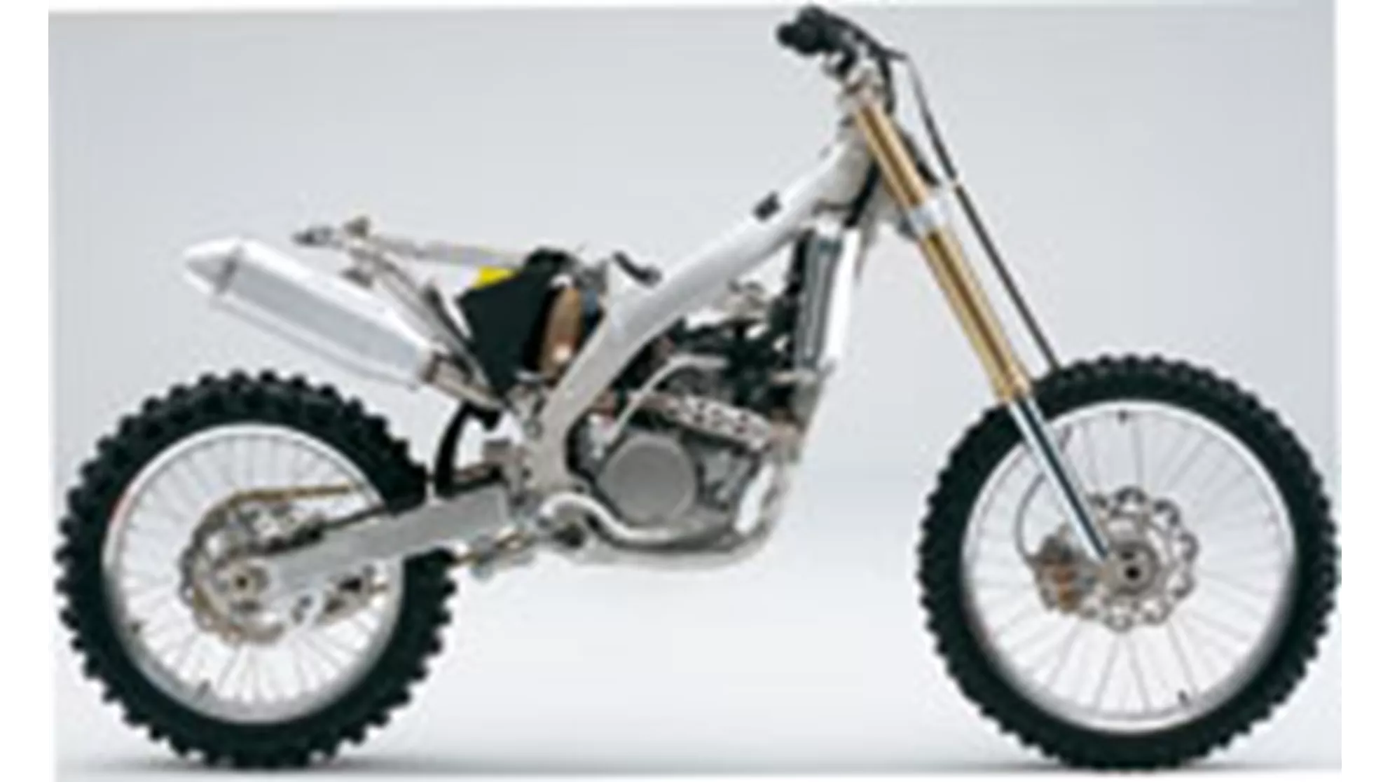 Suzuki RM-Z250 - Image 4 Suzuki RM-Z250 - Image 4