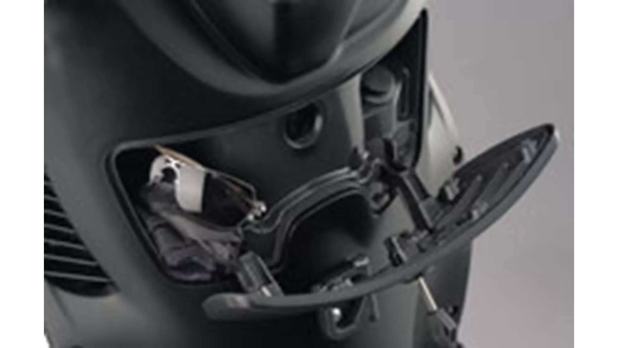 Suzuki UX 125 Sixteen - Image 6 Suzuki UX 125 Sixteen - Image 6