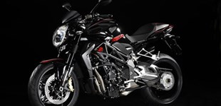 Triumph Speed Triple 1050 2009 vs MV Agusta Brutale 1090 R 2012