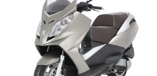Peugeot Satelis 250 Premium 2012 vs Kymco X-Town CT 300i ABS 2021