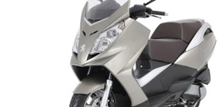 Peugeot Satelis 250 Premium 2012 vs Peugeot Satelis 250 Urban 2012