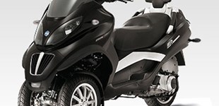 Piaggio MP3 LT 400 2012 vs Piaggio MP3 500ie LT Sport 2013