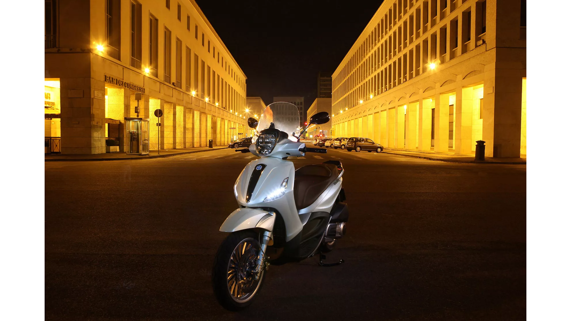 Piaggio Beverly 300 i.e. - Image 9 Piaggio Beverly 300 i.e. - Image 9