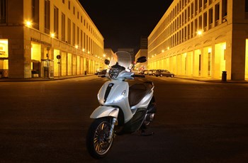 Piaggio Beverly 300 i.e. 2012 - Bild 11 Piaggio Beverly 300 i.e. 2012 - Bild 11