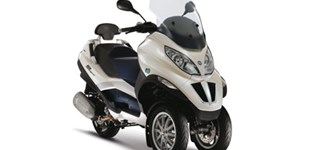 Piaggio MP3 Hybrid 300 LT 2012 vs Piaggio MP3 530 HPE Exclusive 2023