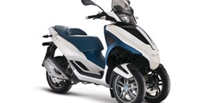 Piaggio MP3 300 i.e.Yourban LT 2012 vs Piaggio MP3 Touring 300 LT 2012