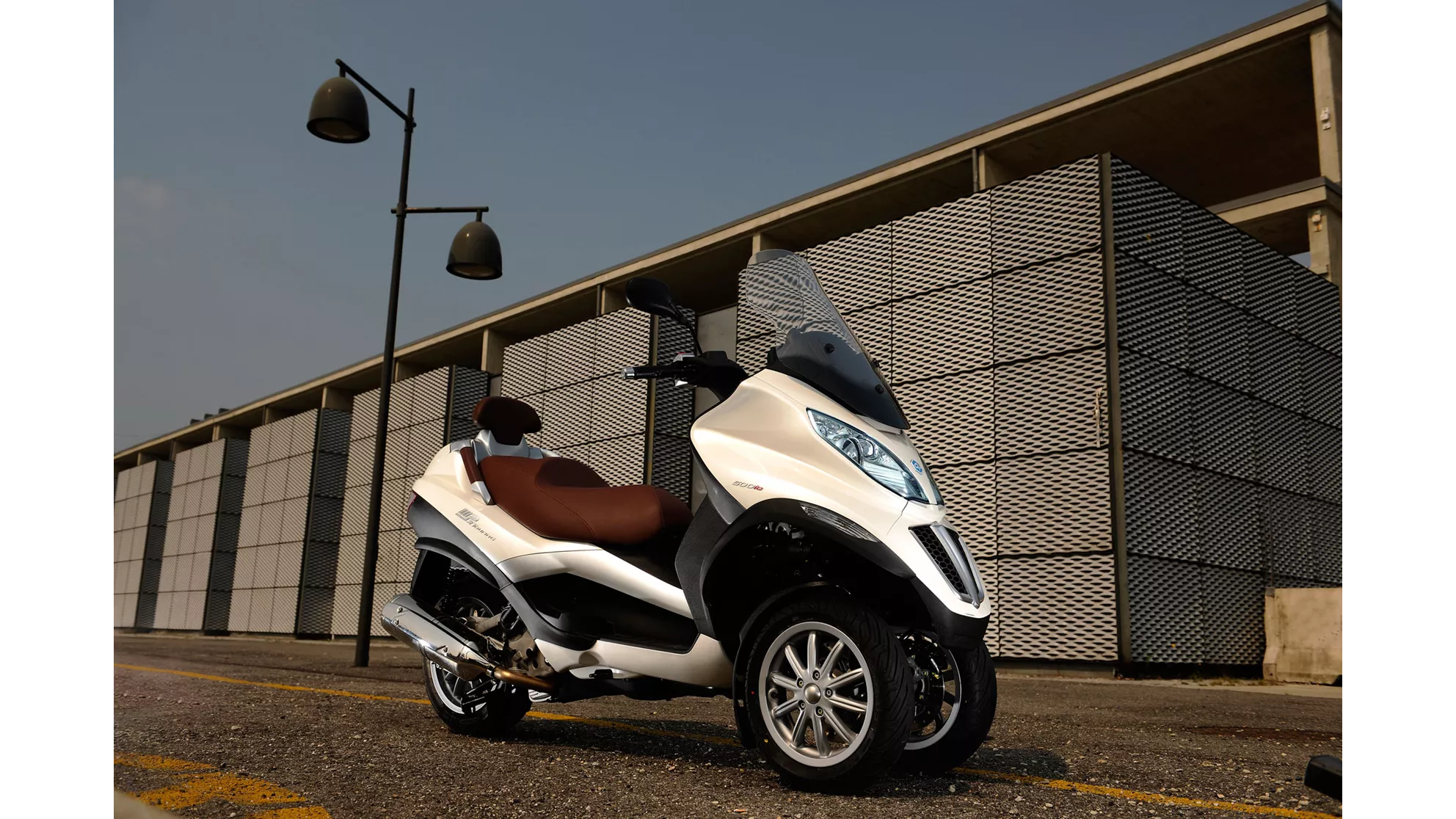 Piaggio MP3 500ie LT Business - Image 11 Piaggio MP3 500ie LT Business - Image 11