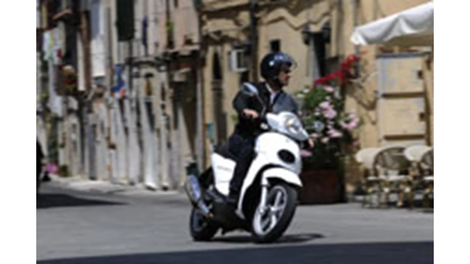 Piaggio Scarabeo 200 i.e. - Image 5 Piaggio Scarabeo 200 i.e. - Image 5