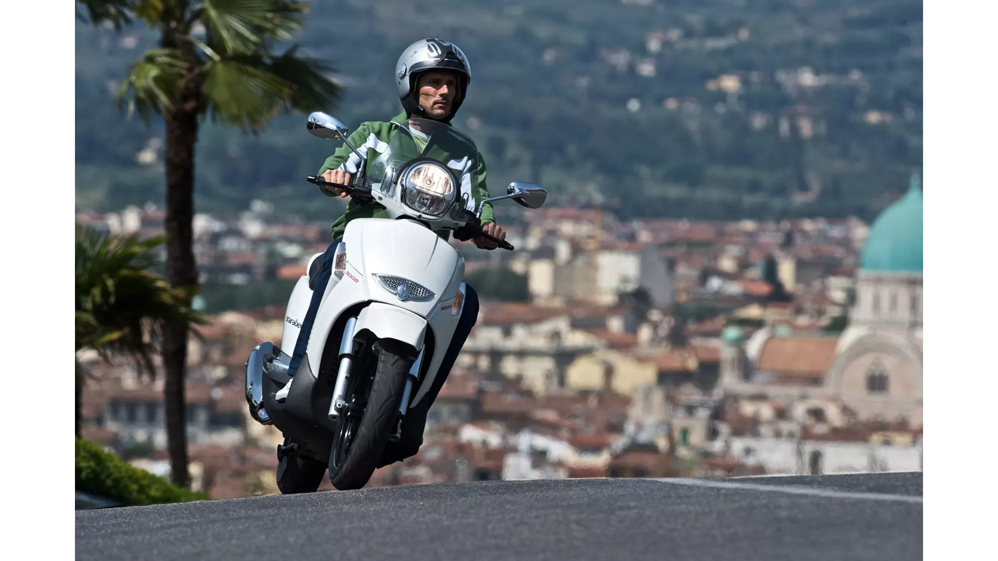 Piaggio Scarabeo 300 i.e. - Image 9 Piaggio Scarabeo 300 i.e. - Image 9