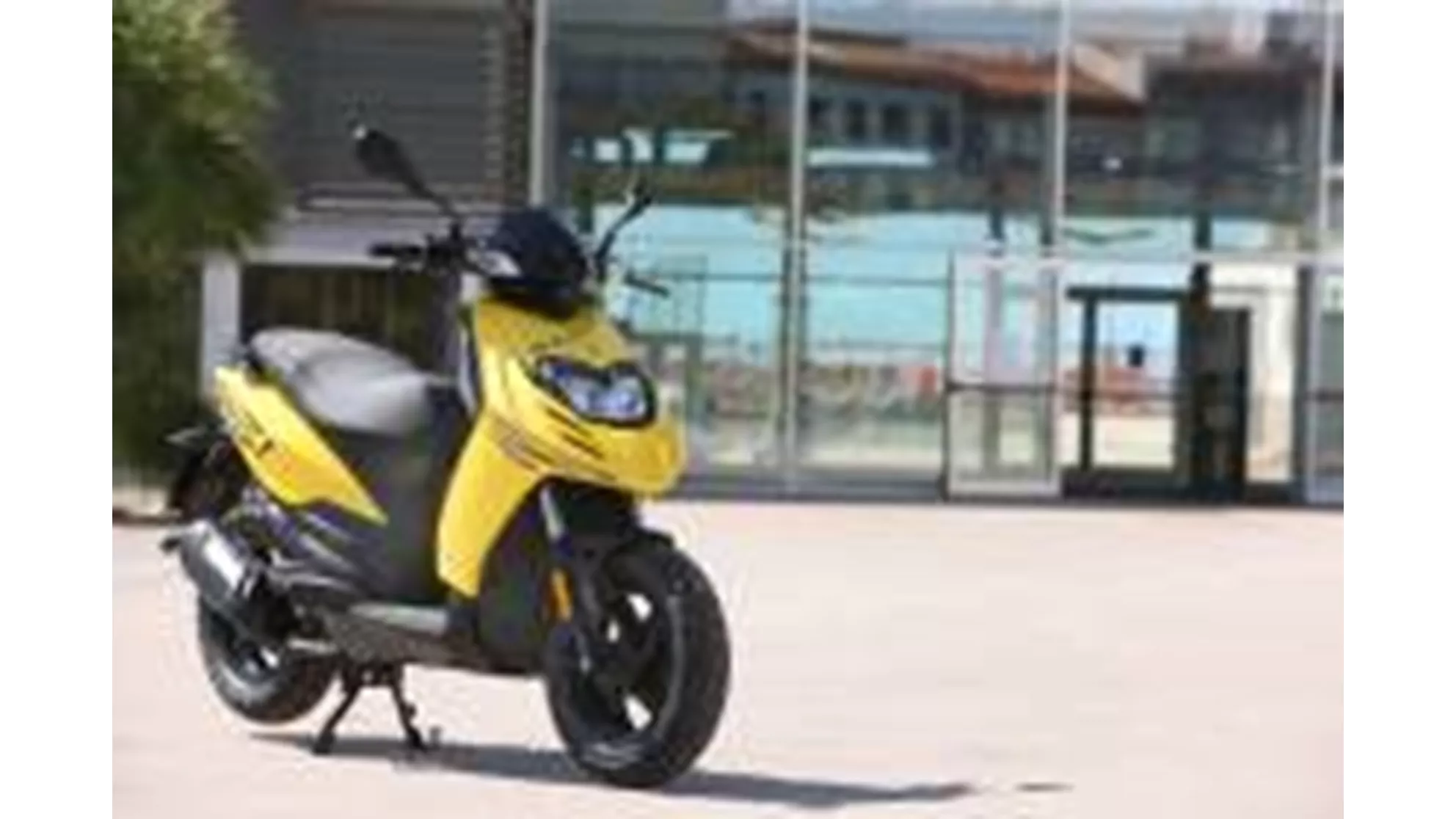 Piaggio Typhoon Sport 50 2T - Image 4 Piaggio Typhoon Sport 50 2T - Image 4