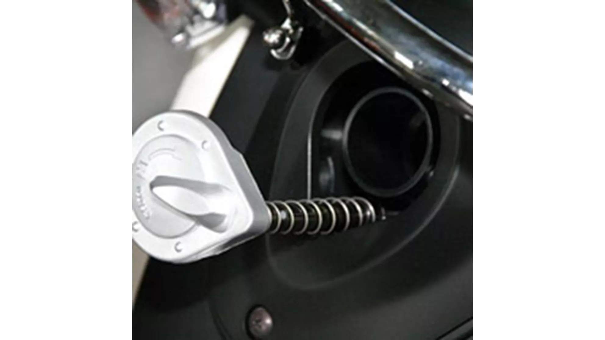 Sym Mio 50 - Image 4 Sym Mio 50 - Image 4