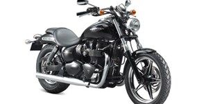 Kawasaki VN 900 Classic 2011 vs Triumph Speedmaster 2012