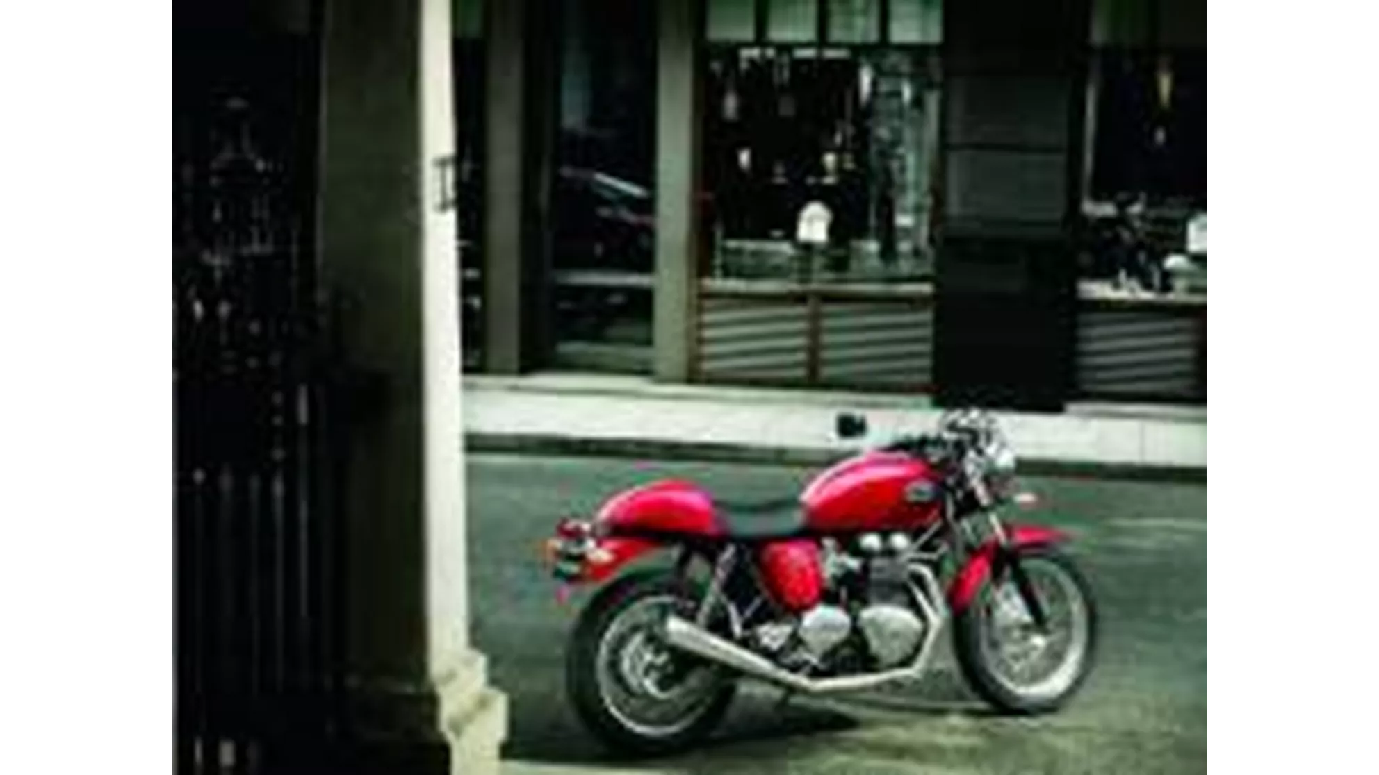 Triumph Thruxton - Image 3 Triumph Thruxton - Image 3