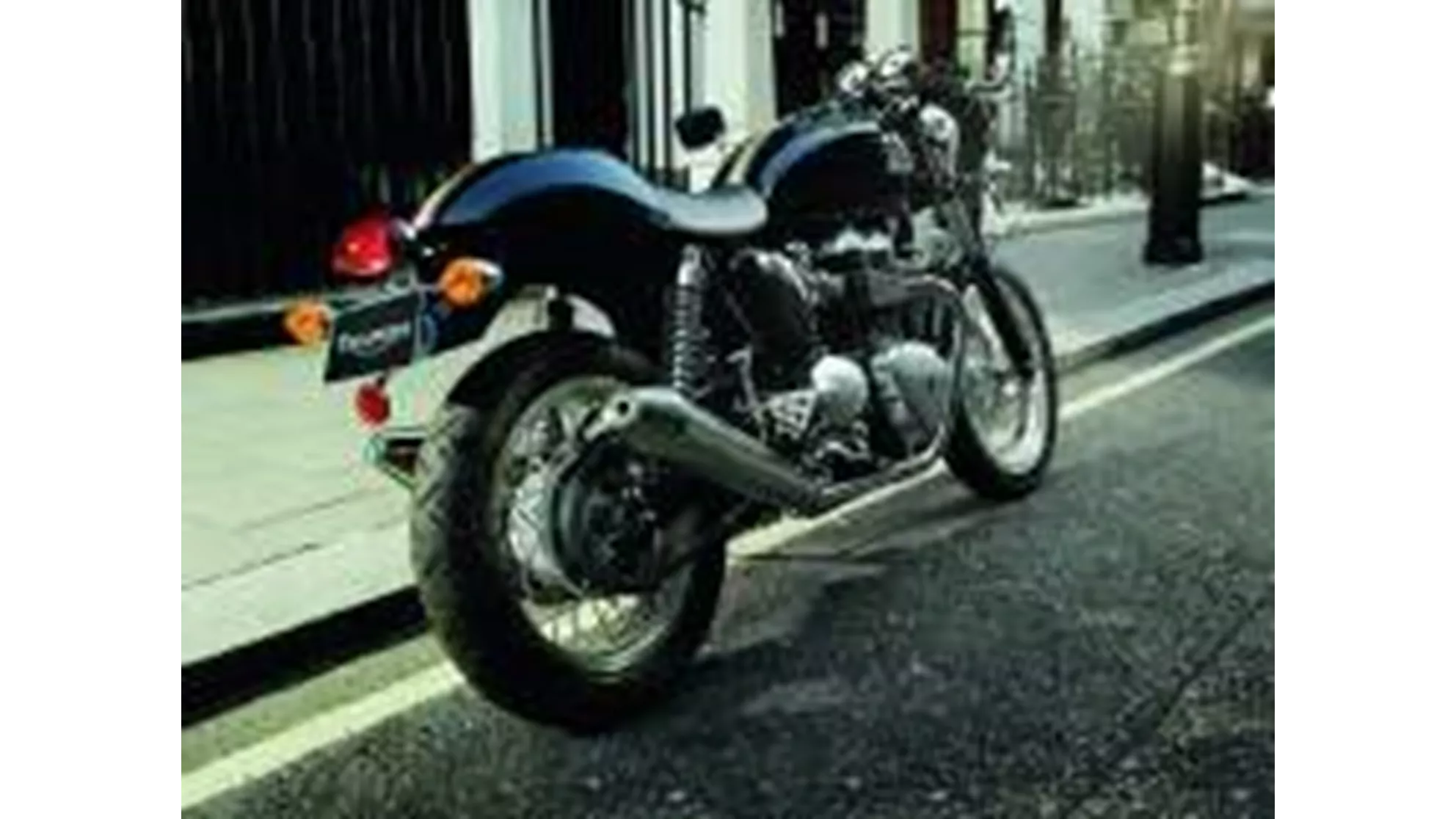 Triumph Thruxton - Image 4 Triumph Thruxton - Image 4
